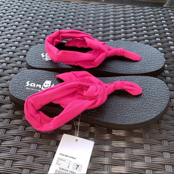NEW Sanuk Women's 7 Yoga Mat Strap Sandals - Picture 2 of 9